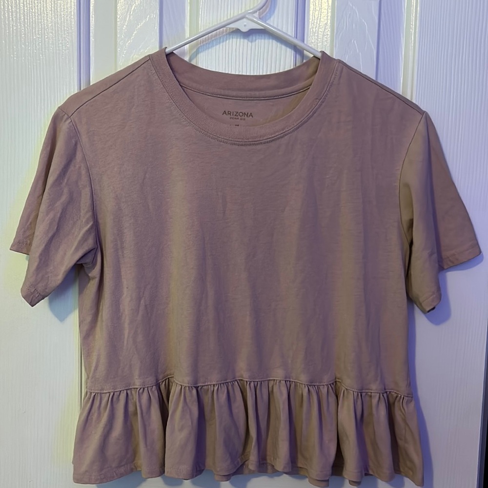 Girls pink crop top with ruffle bottom “short sleeve”